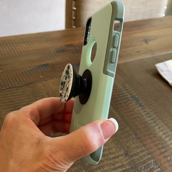 iPhone X Outter box phone case with pop socket - Picture 5 of 5